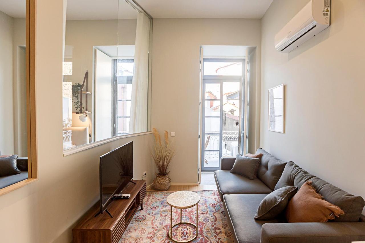 31 Janeiro 157 - Stylish 1Br W/ Ac & Balcony By Lovelystay Porto Kültér fotó