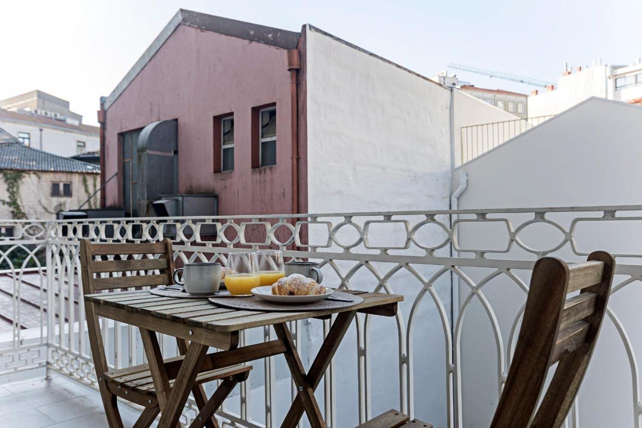 31 Janeiro 157 - Stylish 1Br W/ Ac & Balcony By Lovelystay Porto Kültér fotó