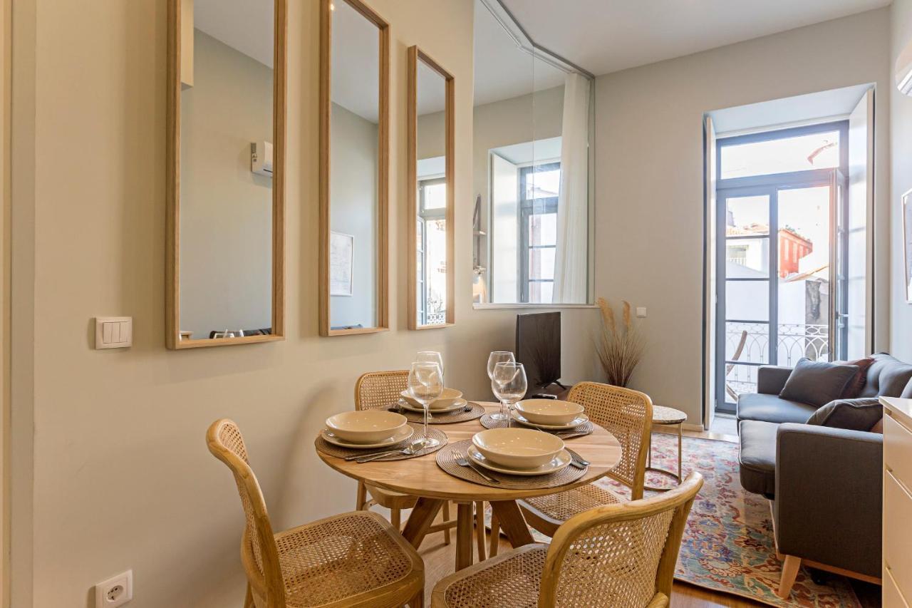 31 Janeiro 157 - Stylish 1Br W/ Ac & Balcony By Lovelystay Porto Kültér fotó