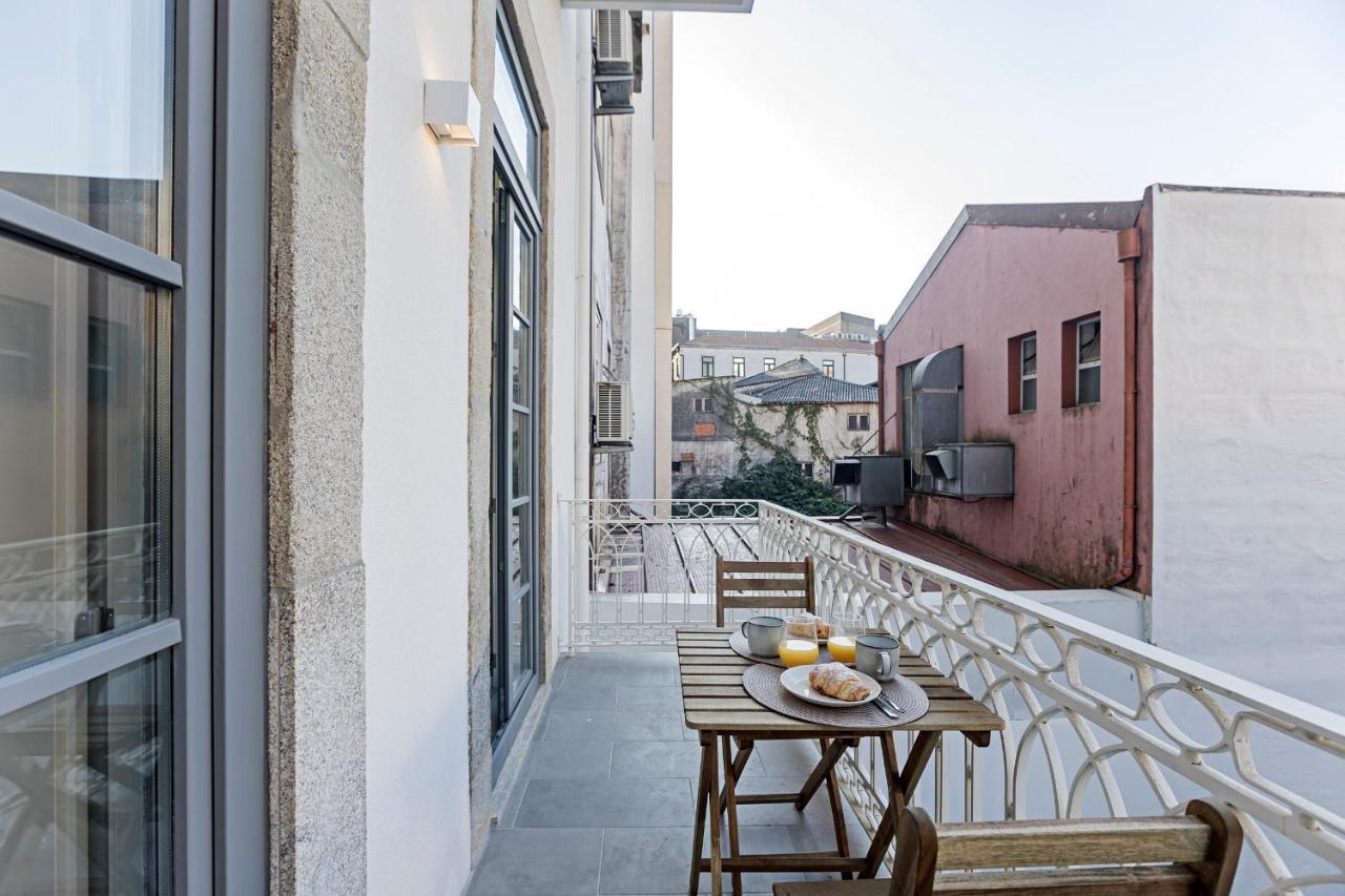 31 Janeiro 157 - Stylish 1Br W/ Ac & Balcony By Lovelystay Porto Kültér fotó