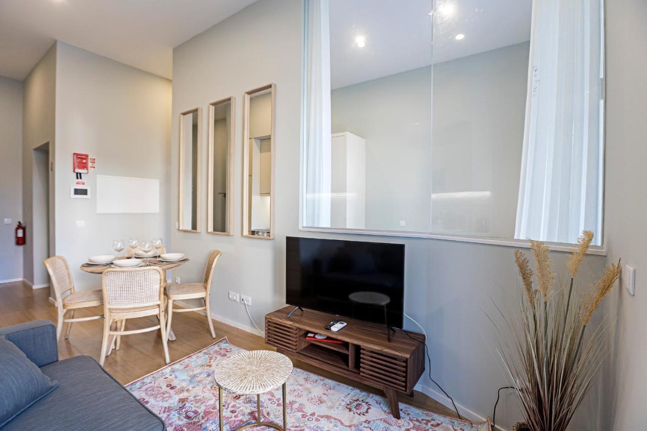 31 Janeiro 157 - Stylish 1Br W/ Ac & Balcony By Lovelystay Porto Kültér fotó